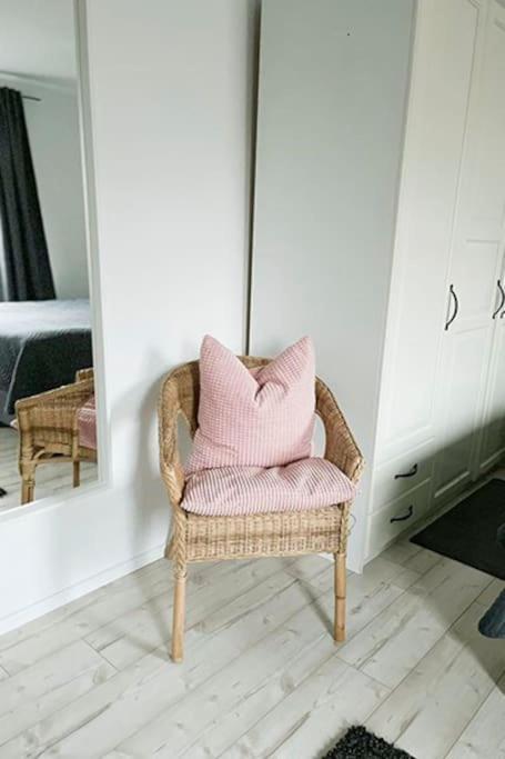Modernes Apartment Mit Balkon Free Parking Netflix Celle Esterno foto