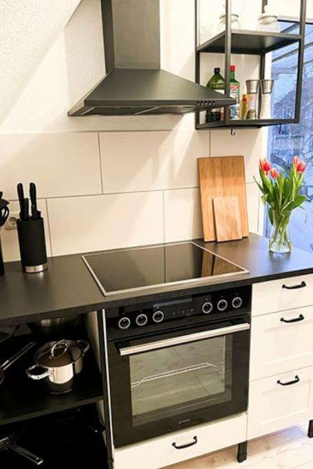 Modernes Apartment Mit Balkon Free Parking Netflix Celle Esterno foto